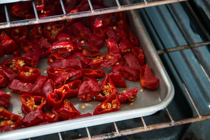 dehydrating-peppers-in-oven